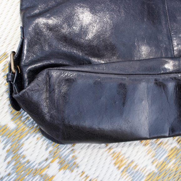 Black Leather Shoulder Bag - Picture 5 of 8